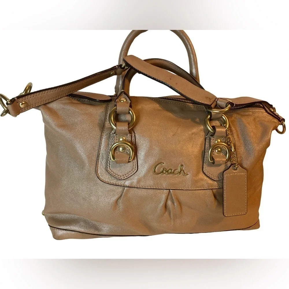COACH Gorgeous Leather Golden-Tone Shoulder Bag Purse with Lilac Interior GUC